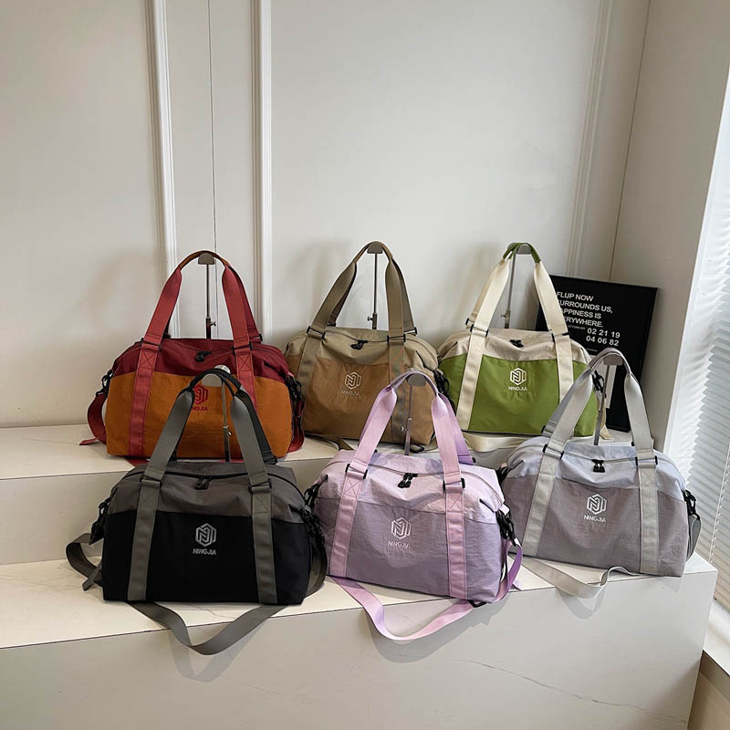 Lightweight Fitness Travel Bag